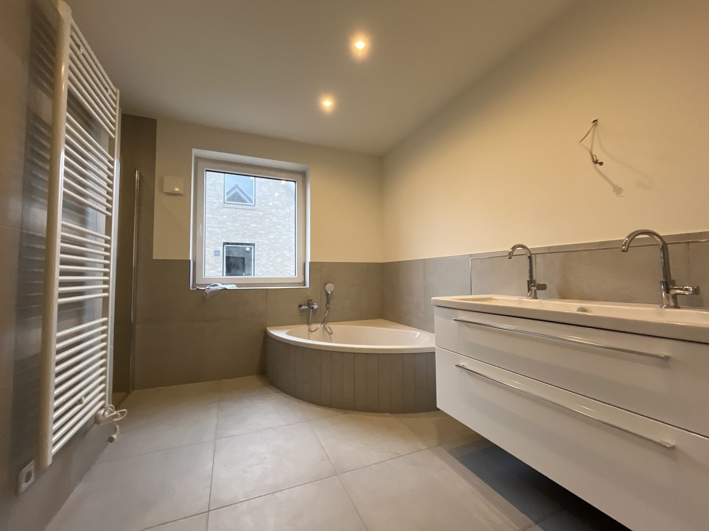Bad OG mit Badewanne